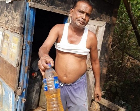 Illegal Petrol sales right beside National Highway, Shekerkote : Journos bought Petrol acting as customers  